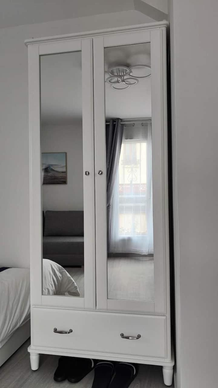 Chambre Privee Pour 4 Personnes En Banlieue Parisienne A Bondy Exterior photo